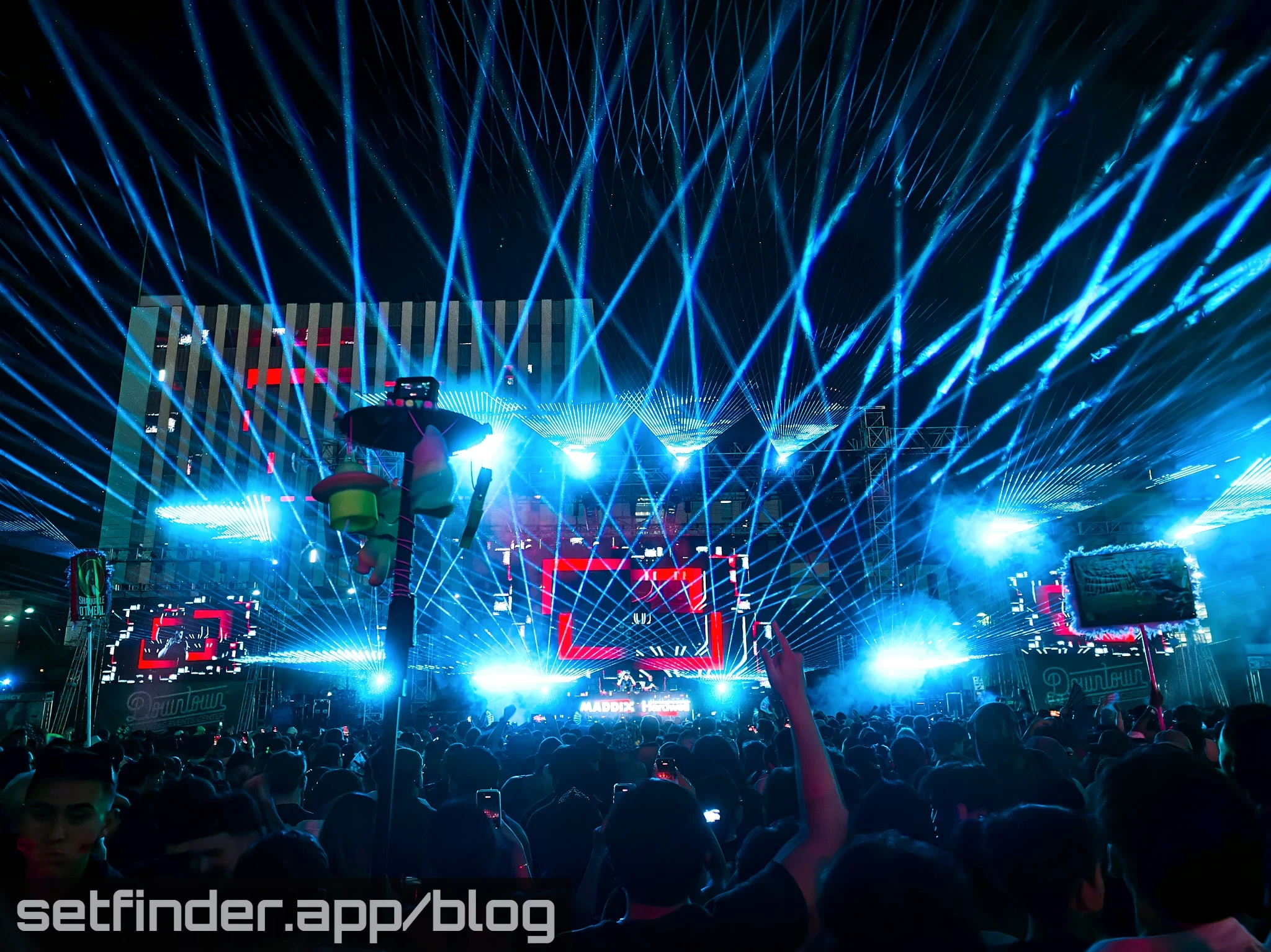 Hardwell B2B Maddix, MORTEN, Marie Vaunt, and the EDC Week crowd at Downtown Las Vegas Events Center, photo 18 of 42.