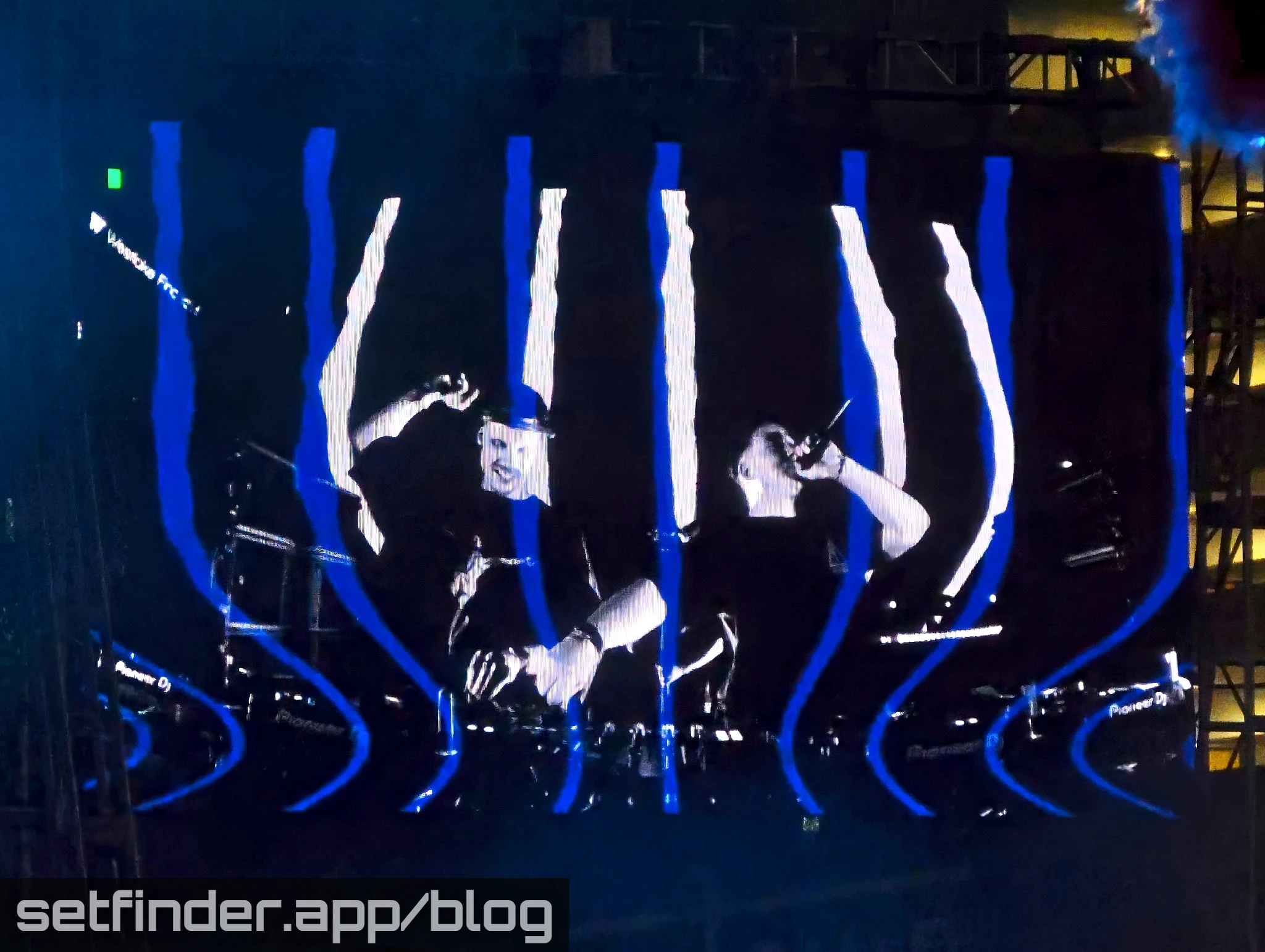 Hardwell B2B Maddix, MORTEN, Marie Vaunt, and the EDC Week crowd at Downtown Las Vegas Events Center, photo 17 of 42.