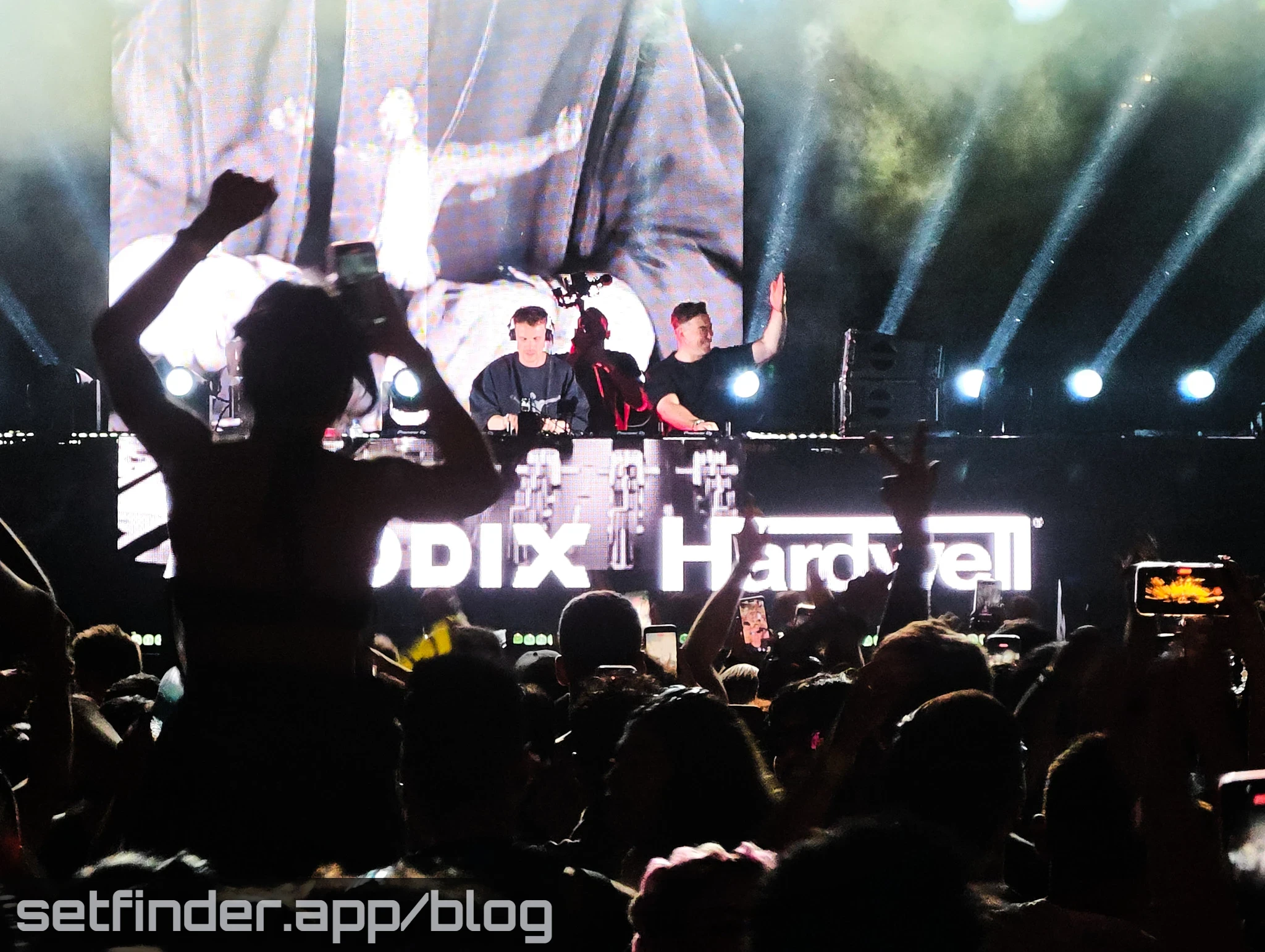 Hardwell B2B Maddix, MORTEN, Marie Vaunt, and the EDC Week crowd at Downtown Las Vegas Events Center, photo 38 of 42.